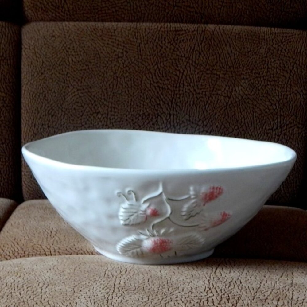 NOCAL LDA Portugal Large Pasta Salad Serving Bowl 10.5” Embossed Strawberry NWT…
